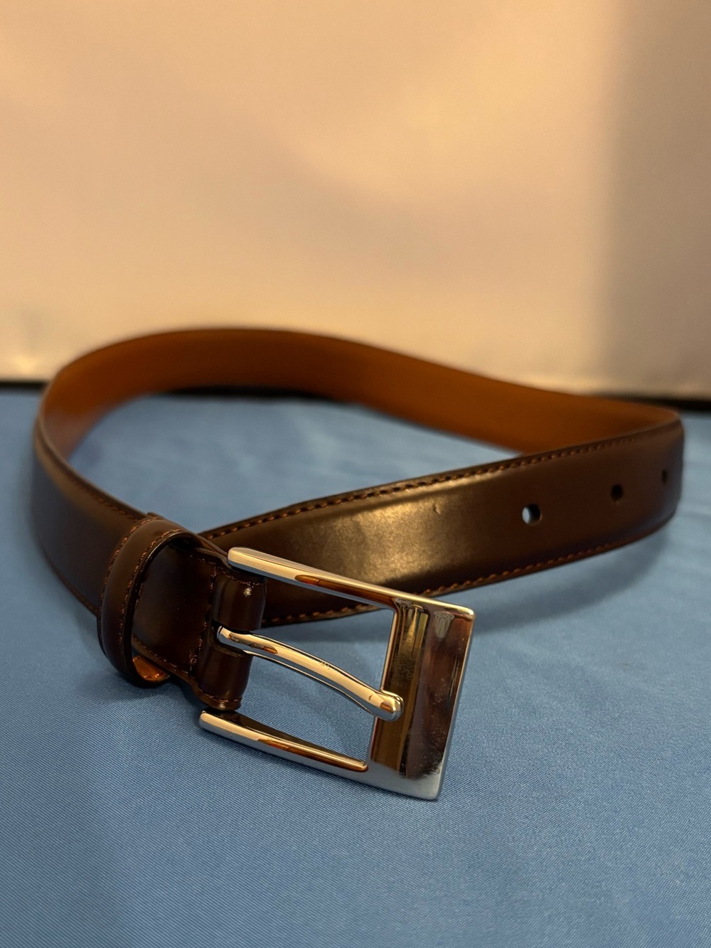 Brooks Brothers classic leather belt size 24. Minimalist. Excellent condition.